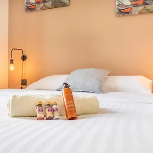  Appartement Adira Resid'marseille Vieux-port 2 Etoiles